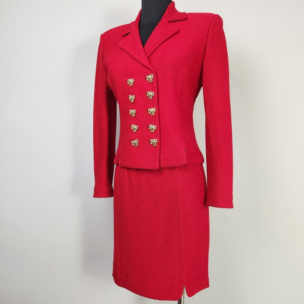 VTG ST.JOHN Couture red knit suit